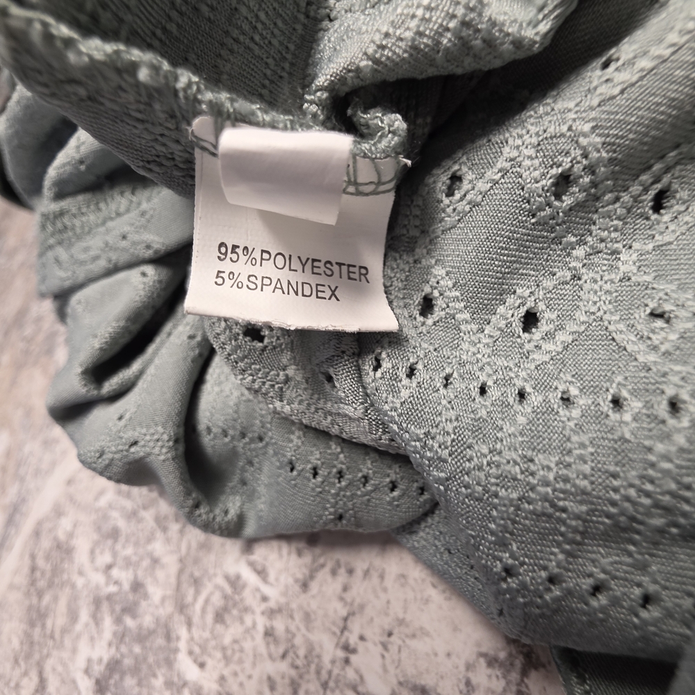 Green Cold Shoulder Lace Top - Picture 5 of 6